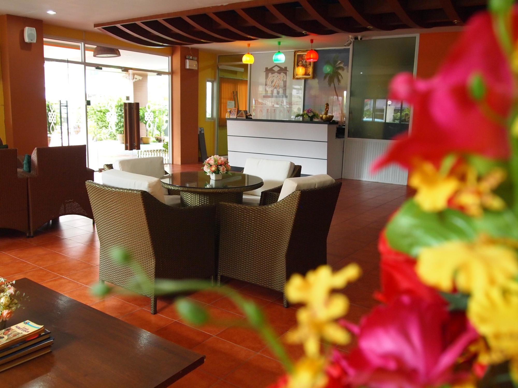 The Right Resort Pattaya Εξωτερικό φωτογραφία